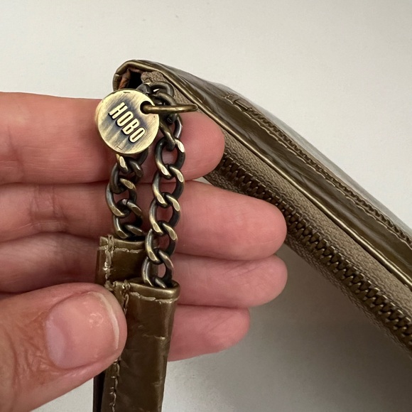 Hobo Rylan Leather Wristlet - Picture 13 of 15